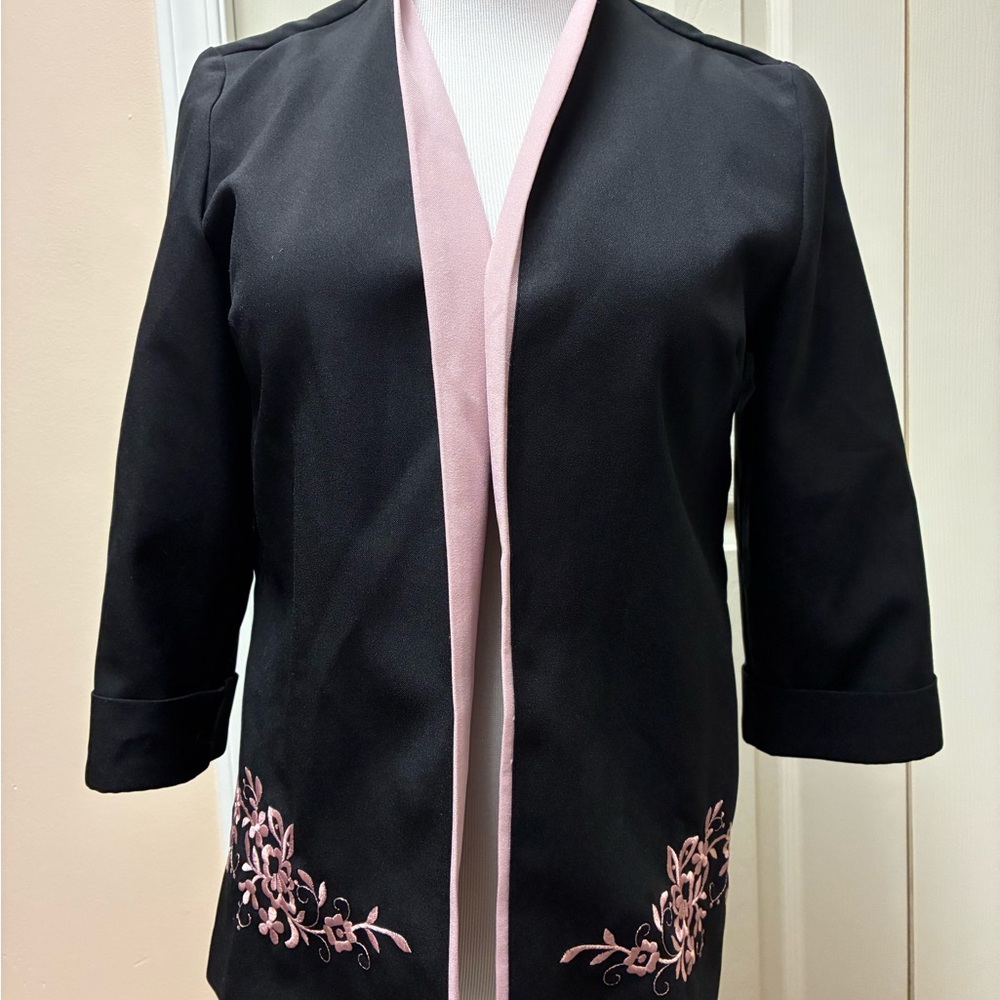 Tradition Petite Size 6 Elegant Women's Black Blazer with Pink Accents